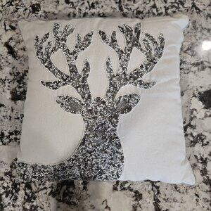 BEAUTIFUL PIER 1 BEADED WHITE/SILVER SPARKLY GLITTERY CHRISTMAS REINDEER PILLOW